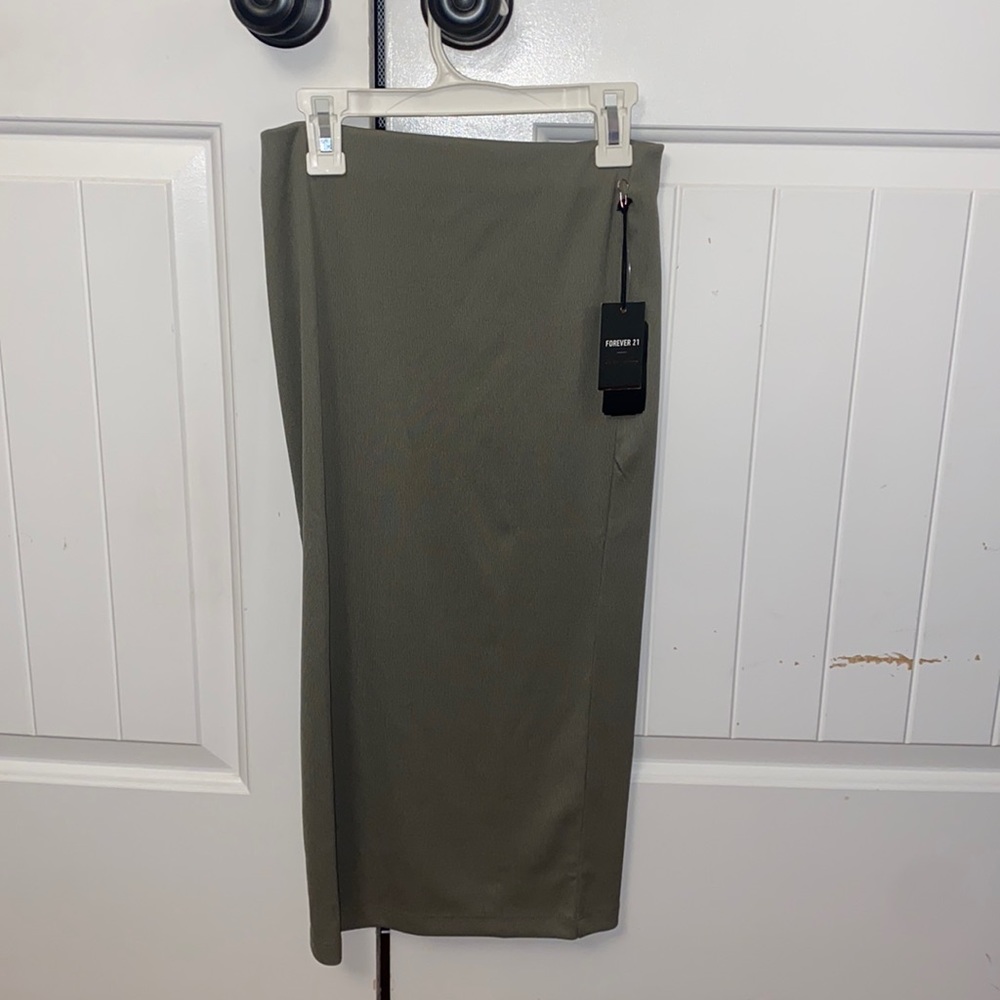 Forever 21 midi skirt, size small, olive green, never used